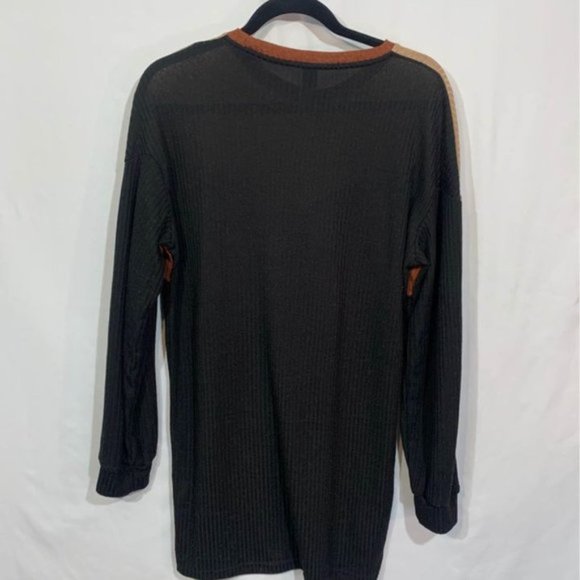 Womans tunic. Shein brand. Size L. Crew neck. Geometry design. Stretchy. - Picture 6 of 8